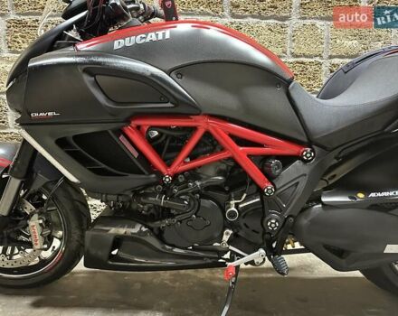 Дукати Diavel 1200 Carbon, объемом двигателя 0 л и пробегом 8 тыс. км за 10500 $, фото 7 на Automoto.ua