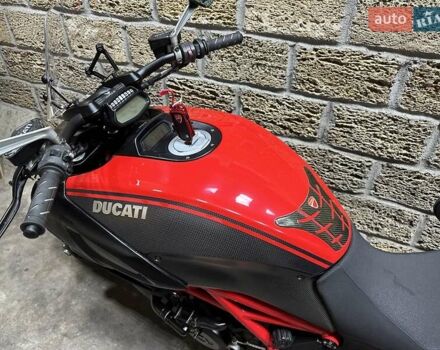 Дукати Diavel 1200 Carbon, объемом двигателя 0 л и пробегом 8 тыс. км за 10500 $, фото 8 на Automoto.ua