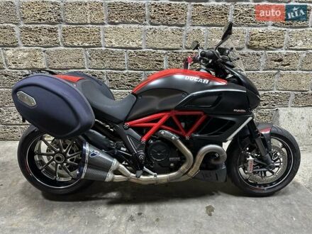 Дукати Diavel 1200 Carbon 2011 в Одессе на Automoto.ua Дукати Diavel 1200 Carbon, объемом двигателя 0 л и пробегом 8 тыс. км за 10500 $, фото 1 на Automoto.ua