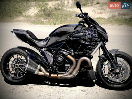 Дукати Diavel 1200 Carbon, объемом двигателя 0 л и пробегом 13 тыс. км за 14500 $, фото 1 на Automoto.ua
