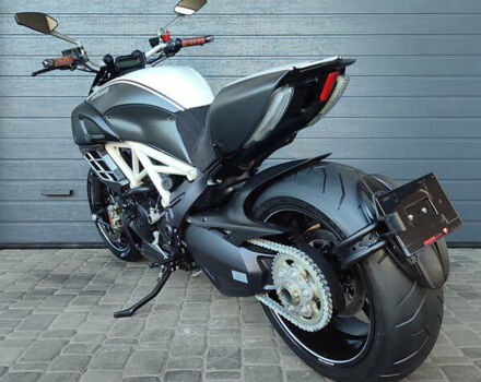 Білий Дукаті Diavel AMG, об'ємом двигуна 1.2 л та пробігом 15 тис. км за 12900 $, фото 6 на Automoto.ua