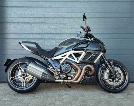Білий Дукаті Diavel AMG, об'ємом двигуна 1.2 л та пробігом 15 тис. км за 12900 $, фото 1 на Automoto.ua