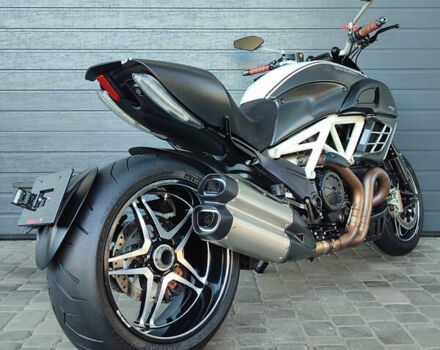 Білий Дукаті Diavel AMG, об'ємом двигуна 1.2 л та пробігом 15 тис. км за 12900 $, фото 4 на Automoto.ua