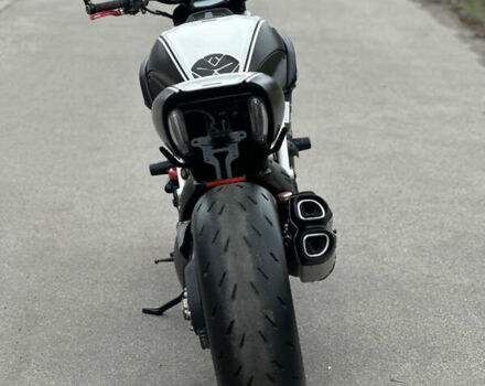 Білий Дукаті Diavel AMG, об'ємом двигуна 1.2 л та пробігом 25 тис. км за 15900 $, фото 10 на Automoto.ua