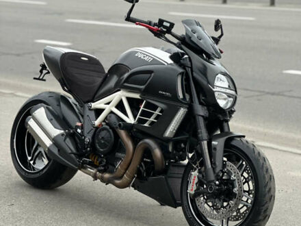 Дукати Diavel AMG 2012 в Киеве на Automoto.ua Белый Дукати Diavel AMG, объемом двигателя 1.2 л и пробегом 25 тыс. км за 16500 $, фото 1 на Automoto.ua