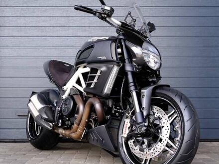 Белый Дукати Diavel AMG, объемом двигателя 1.2 л и пробегом 20 тыс. км за 13900 $, фото 1 на Automoto.ua