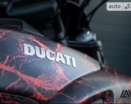 Червоний Дукаті Diavel Carbon, об'ємом двигуна 1.2 л та пробігом 11 тис. км за 15000 $, фото 4 на Automoto.ua