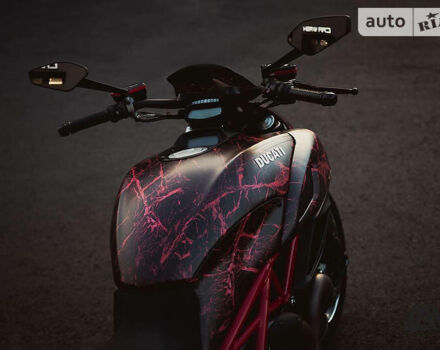 Червоний Дукаті Diavel Carbon, об'ємом двигуна 1.2 л та пробігом 11 тис. км за 15000 $, фото 1 на Automoto.ua