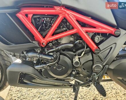 Червоний Дукаті Diavel Carbon, об'ємом двигуна 1.2 л та пробігом 24 тис. км за 9500 $, фото 11 на Automoto.ua