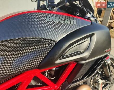 Червоний Дукаті Diavel Carbon, об'ємом двигуна 1.2 л та пробігом 24 тис. км за 9500 $, фото 8 на Automoto.ua
