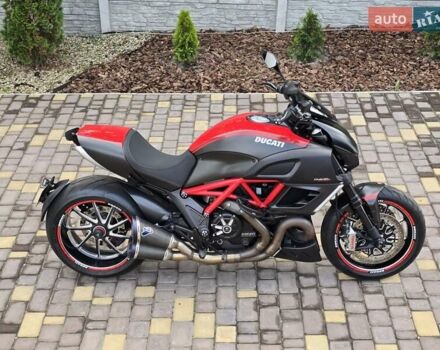 Красный Дукати Diavel Carbon, объемом двигателя 1.2 л и пробегом 36 тыс. км за 11760 $, фото 1 на Automoto.ua