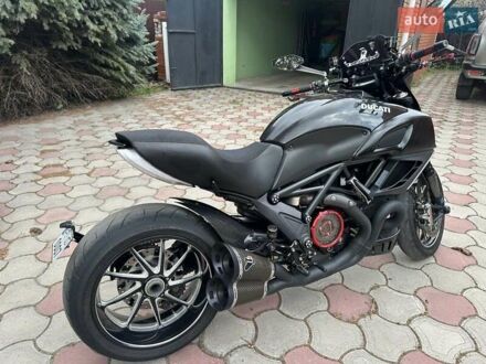 Дукаті Diavel Carbon 2011 у Кривому Розі на Automoto.ua Дукаті Diavel Carbon, об'ємом двигуна 0 л та пробігом 17 тис. км за 10900 $, фото 1 на Automoto.ua