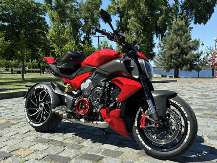 Красный Дукати Diavel V4 1158, объемом двигателя 0 л и пробегом 7 тыс. км за 31000 $, фото 1 на Automoto.ua