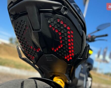 Дукаті Diavel V4 1158, об'ємом двигуна 1.16 л та пробігом 0 тис. км за 34566 $, фото 9 на Automoto.ua