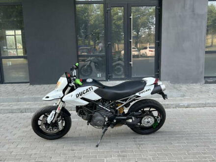 Дукати Hypermotard 796 2012 в Ровно на Automoto.ua Белый Дукати Hypermotard 796, объемом двигателя 0.8 л и пробегом 25 тыс. км за 2500 $, фото 1 на Automoto.ua