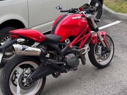 Дукаті Monster 696 2008 у Києві на Automoto.ua Червоний Дукаті Monster 696, об'ємом двигуна 0 л та пробігом 22 тис. км за 3850 $, фото 1 на Automoto.ua