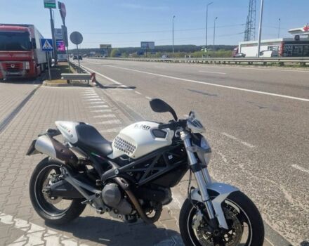 Дукати Monster 696, объемом двигателя 0.7 л и пробегом 0 тыс. км за 3000 $, фото 4 на Automoto.ua