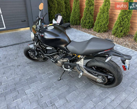 Черный Дукати Monster 821, объемом двигателя 0.82 л и пробегом 8 тыс. км за 9500 $, фото 1 на Automoto.ua