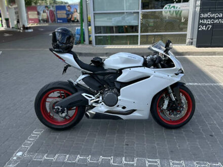 Дукаті Panigale 959 2018 у Києві на Automoto.ua Білий Дукаті Panigale 959, об'ємом двигуна 0.96 л та пробігом 12 тис. км за 13000 $, фото 1 на Automoto.ua