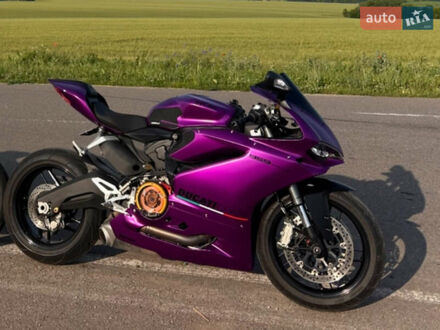 Дукаті Panigale 959 2017 у Києві на Automoto.ua Дукаті Panigale 959, об'ємом двигуна 0.96 л та пробігом 26 тис. км за 14999 $, фото 1 на Automoto.ua