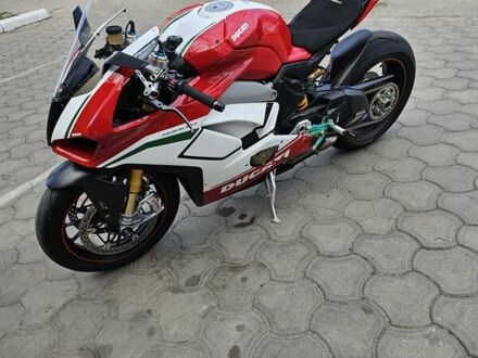 Дукати Panigale V4 2018 в Днепре (Днепропетровске) на Automoto.ua Красный Дукати Panigale V4, объемом двигателя 1.1 л и пробегом 1 тыс. км за 52000 $, фото 1 на Automoto.ua
