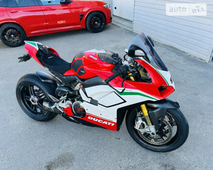 Красный Дукати Panigale V4S, объемом двигателя 1.1 л и пробегом 3 тыс. км за 39900 $, фото 2 на Automoto.ua