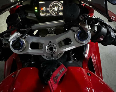 Красный Дукати Panigale V4S, объемом двигателя 1.1 л и пробегом 26 тыс. км за 26000 $, фото 12 на Automoto.ua