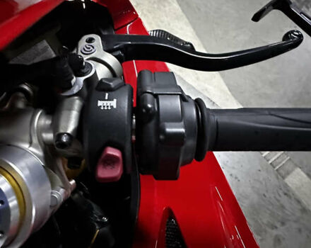 Красный Дукати Panigale V4S, объемом двигателя 1.1 л и пробегом 26 тыс. км за 26000 $, фото 17 на Automoto.ua