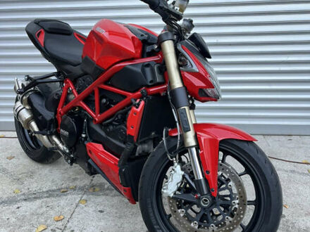 Красный Дукати Streetfighter 848, объемом двигателя 0 л и пробегом 18 тыс. км за 10900 $, фото 1 на Automoto.ua