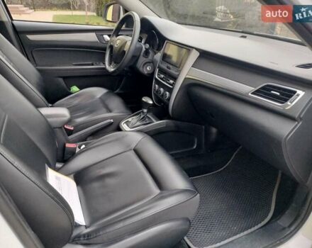 Белый ФАВ Besturn B30, объемом двигателя 1.6 л и пробегом 108 тыс. км за 7600 $, фото 6 на Automoto.ua