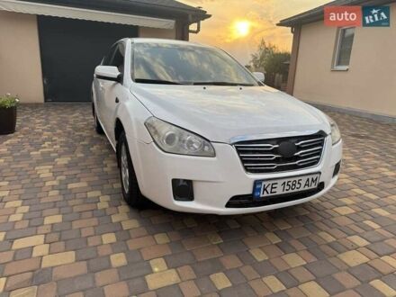 ФАВ Besturn B50 2013 в Днепре (Днепропетровске) на Automoto.ua Белый ФАВ Besturn B50, объемом двигателя 1.6 л и пробегом 137 тыс. км за 3999 $, фото 1 на Automoto.ua