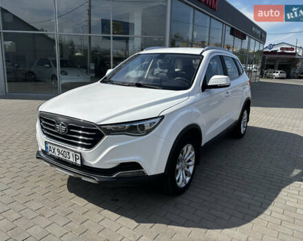 Белый ФАВ Besturn X40, объемом двигателя 1.6 л и пробегом 119 тыс. км за 8000 $, фото 1 на Automoto.ua