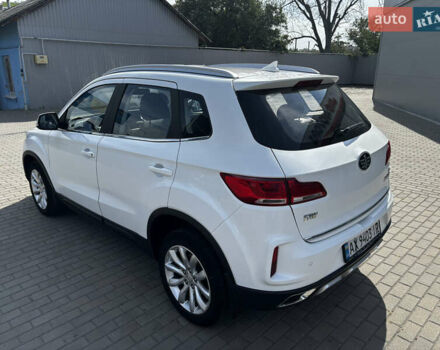 Белый ФАВ Besturn X40, объемом двигателя 1.6 л и пробегом 119 тыс. км за 8000 $, фото 9 на Automoto.ua