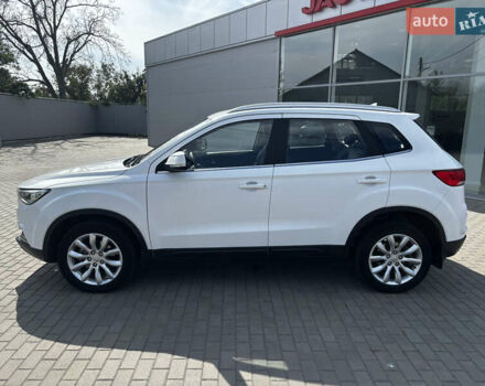 Белый ФАВ Besturn X40, объемом двигателя 1.6 л и пробегом 119 тыс. км за 8000 $, фото 6 на Automoto.ua