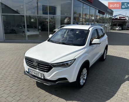 Белый ФАВ Besturn X40, объемом двигателя 1.6 л и пробегом 119 тыс. км за 8000 $, фото 1 на Automoto.ua