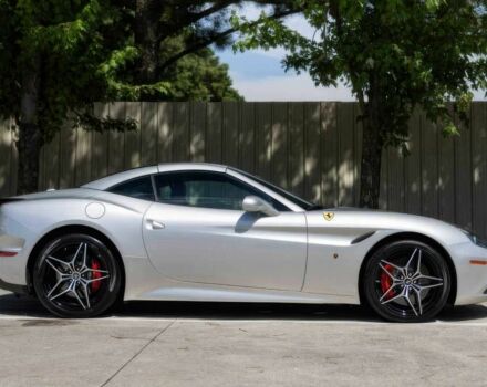 Сірий Феррарі California, об'ємом двигуна 3.9 л та пробігом 76 тис. км за 42500 $, фото 7 на Automoto.ua