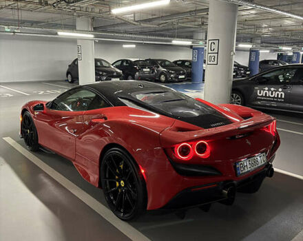 Красный Феррари F8, объемом двигателя 3.9 л и пробегом 7 тыс. км за 299999 $, фото 2 на Automoto.ua