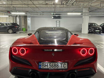 Красный Феррари F8, объемом двигателя 3.9 л и пробегом 7 тыс. км за 299999 $, фото 1 на Automoto.ua