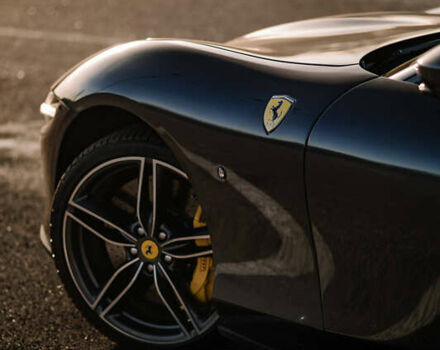 Синий Феррари Roma, объемом двигателя 3.9 л и пробегом 33 тыс. км за 229666 $, фото 16 на Automoto.ua