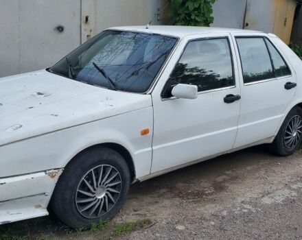 Белый Фиат 124, объемом двигателя 2 л и пробегом 300 тыс. км за 350 $, фото 1 на Automoto.ua