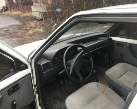 Белый Фиат 126, объемом двигателя 1.1 л и пробегом 252 тыс. км за 400 $, фото 3 на Automoto.ua