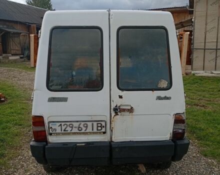 Белый Фиат 130, объемом двигателя 1.3 л и пробегом 200 тыс. км за 450 $, фото 3 на Automoto.ua