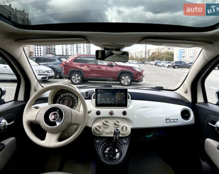 Білий Фіат 500, об'ємом двигуна 1.24 л та пробігом 165 тис. км за 8900 $, фото 12 на Automoto.ua