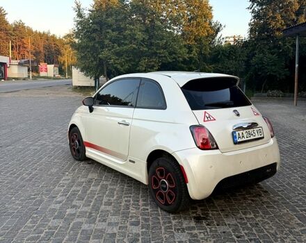Белый Фиат 500, объемом двигателя 0 л и пробегом 124 тыс. км за 5999 $, фото 2 на Automoto.ua