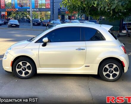 Белый Фиат 500, объемом двигателя 0 л и пробегом 121 тыс. км за 7950 $, фото 2 на Automoto.ua