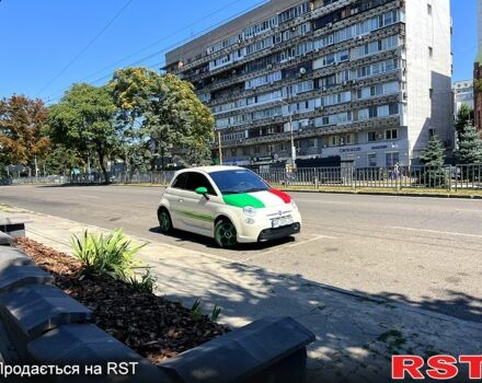 Білий Фіат 500, об'ємом двигуна 0 л та пробігом 35 тис. км за 12000 $, фото 4 на Automoto.ua