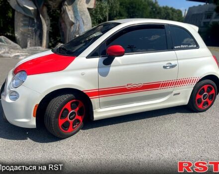 Білий Фіат 500, об'ємом двигуна 0 л та пробігом 35 тис. км за 12000 $, фото 2 на Automoto.ua