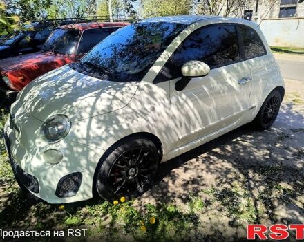 Белый Фиат 500, объемом двигателя 1.4 л и пробегом 250 тыс. км за 6500 $, фото 1 на Automoto.ua