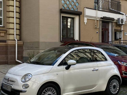 Фиат 500 2010 в Киеве на Automoto.ua Белый Фиат 500, объемом двигателя 1.2 л и пробегом 200 тыс. км за 5900 $, фото 1 на Automoto.ua