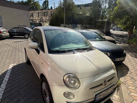 Фиат 500 2011 в Одессе на Automoto.ua Белый Фиат 500, объемом двигателя 1.37 л и пробегом 100 тыс. км за 7000 $, фото 1 на Automoto.ua